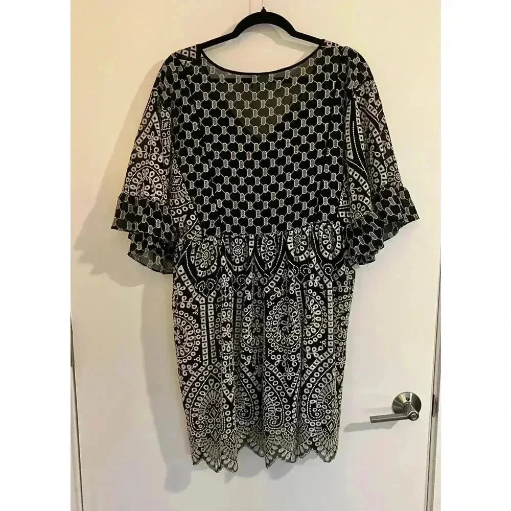 Anthropologie Akemi and Kin oversized brooke eyelet dress